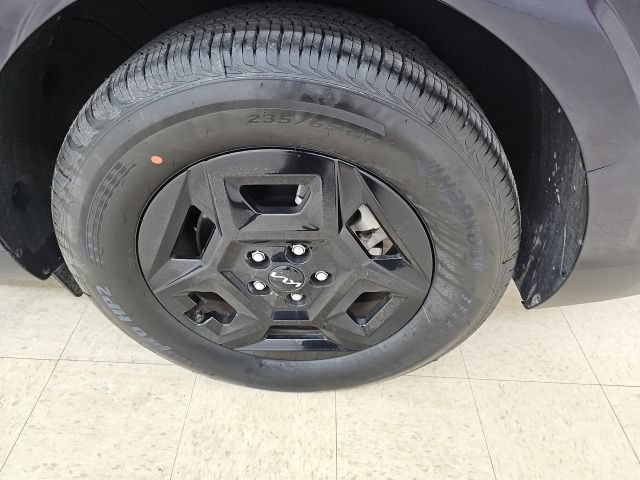 Used 2025 Kia Carnival FWD image 24