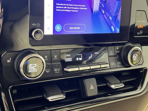 Used 2023 Toyota Highlander XLE image 21