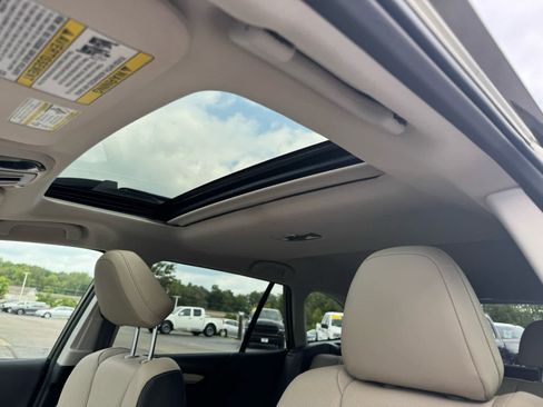 Used 2022 Subaru Outback Limited XT image 11