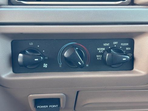 Used 1993 Ford Bronco image 18