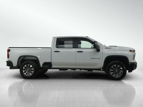 Used 2024 Chevrolet Silverado 2500 Custom w/ Custom Value Package image 7