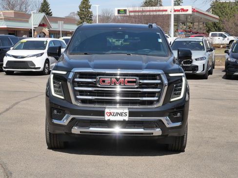 New 2026 GMC Yukon XL Elevation image 2