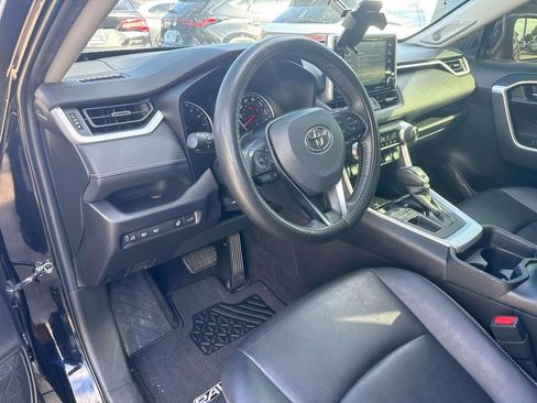 Used 2021 Toyota RAV4 XLE Premium image 17
