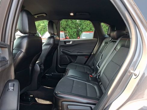 Used 2023 Ford Escape ST-Line AWD/4WD image 10