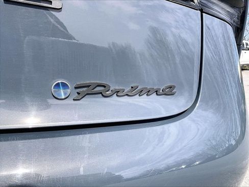 Used 2024 Toyota Prius Prime Premium w/ Advanced Technology Package FWD image 28