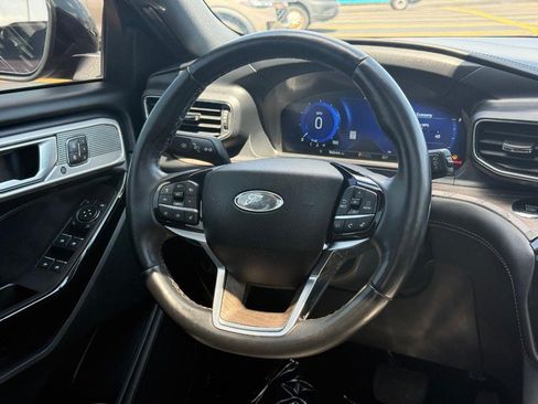 Used 2022 Ford Explorer Platinum w/ Equipment Group 601A AWD/4WD image 18