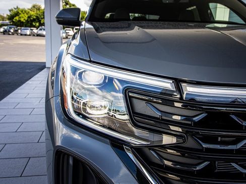 New 2026 Volkswagen Atlas Cross Sport SE image 7