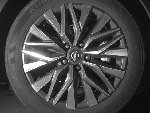 Used 2025 Nissan Altima 2.5 SV image 13