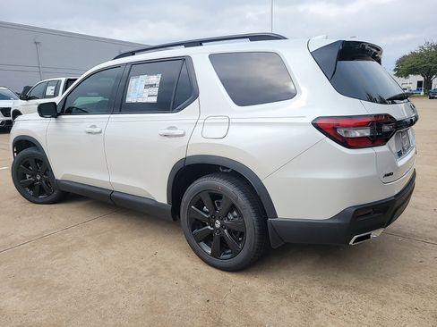 New 2025 Honda Pilot Black Edition image 7