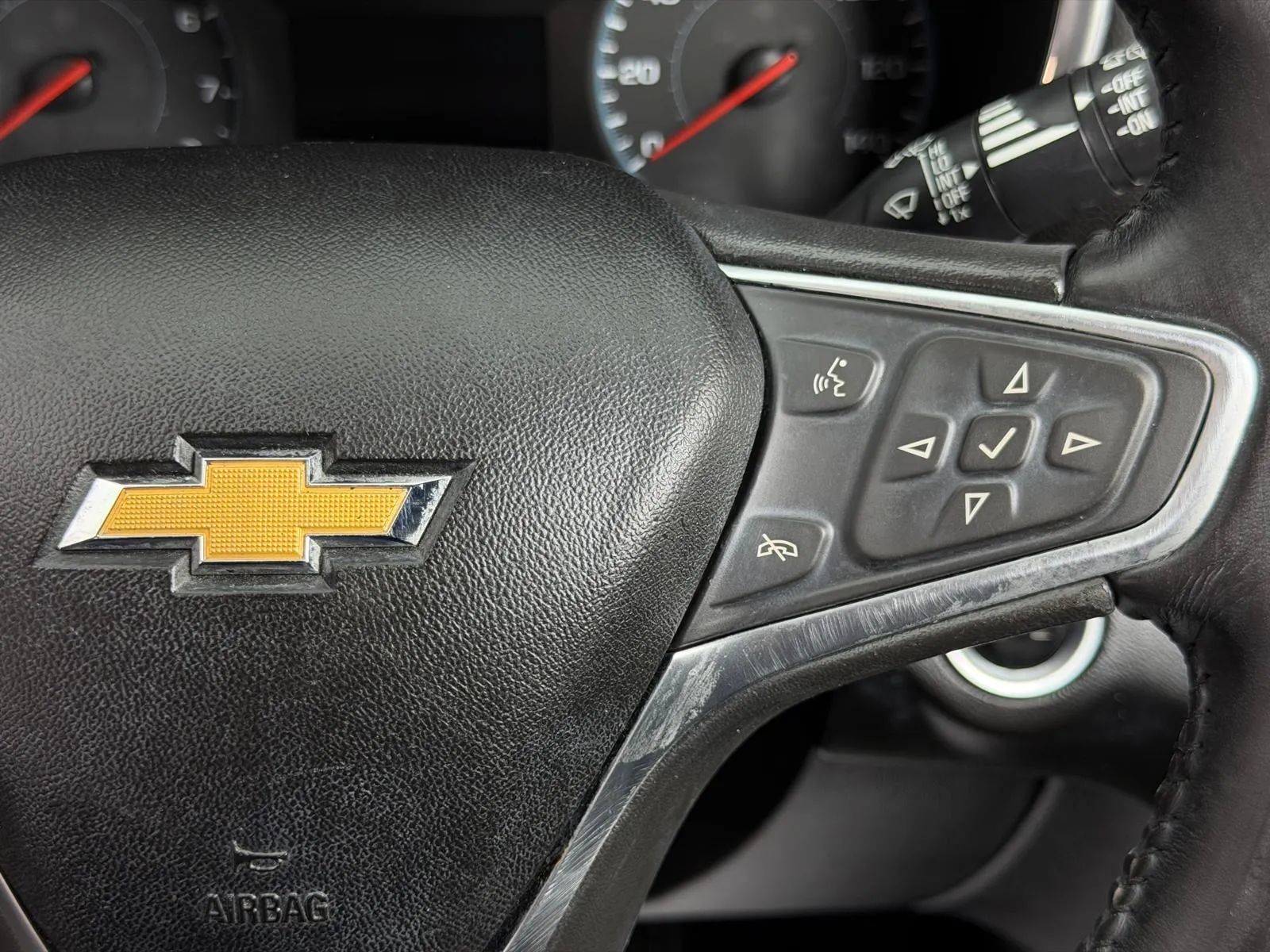 Used 2018 Chevrolet Equinox LT FWD image 32