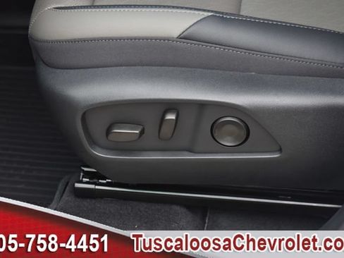 New 2026 Chevrolet Equinox LT w/ Convenience Package II FWD image 16
