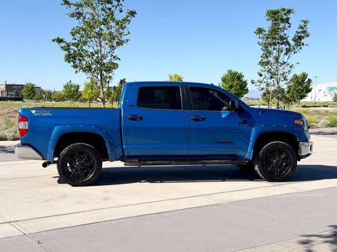 Used 2018 Toyota Tundra SR5 w/ SR5 Upgrade Package AWD/4WD image 4