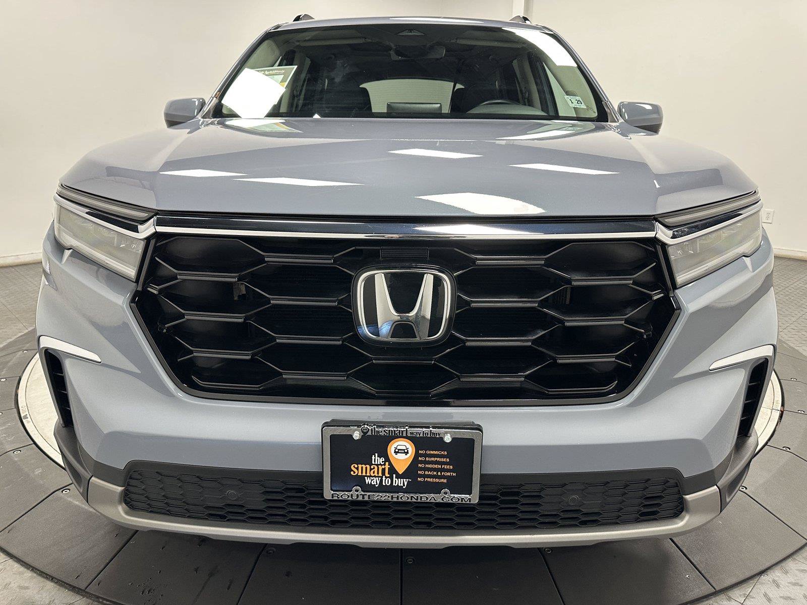 Certified 2024 Honda Pilot Touring image 5