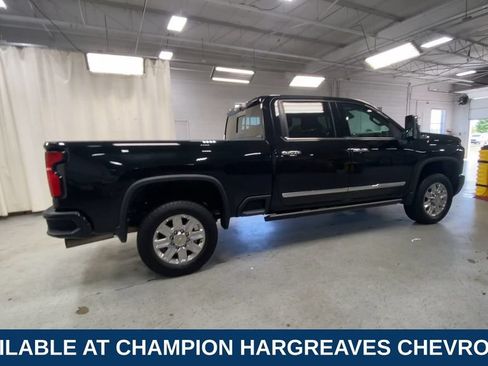 Used 2025 Chevrolet Silverado 3500 High Country AWD/4WD image 11