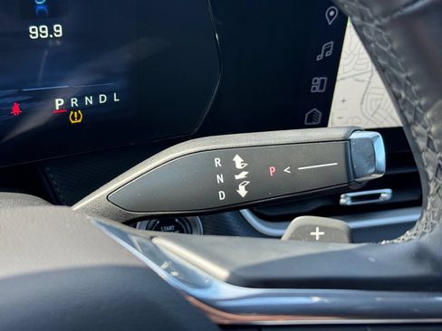Used 2025 Chevrolet Equinox LT FWD image 17