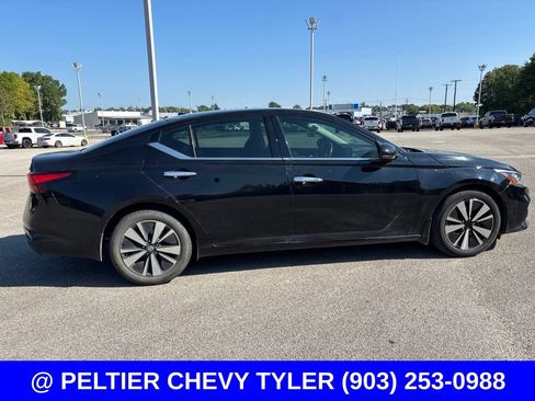 Used 2019 Nissan Altima 2.5 SV FWD image 8