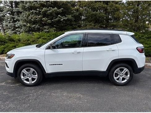 Used 2023 Jeep Compass Latitude w/ Convenience Group AWD/4WD image 6