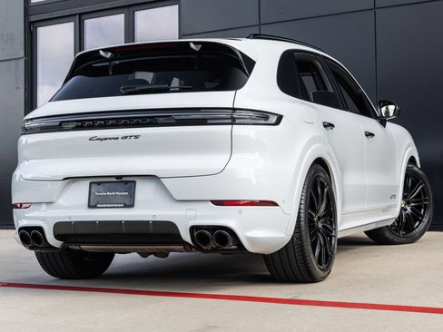 Certified 2025 Porsche Cayenne GTS AWD/4WD image 11