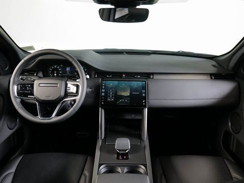 Used 2025 Land Rover Discovery Sport Dynamic SE image 4
