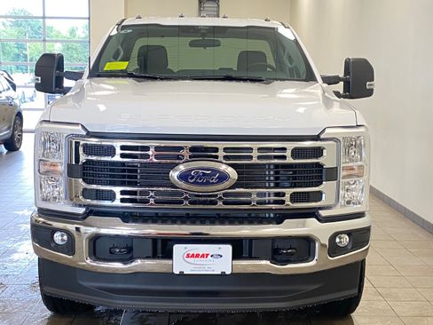 New 2026 Ford F250 XLT w/ FX4 Off-Road Package AWD/4WD image 3