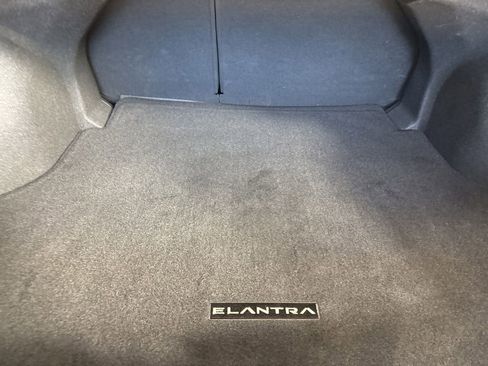 Used 2025 Hyundai Elantra Limited FWD image 24
