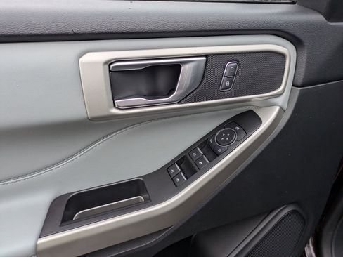 Certified 2022 Ford Explorer XLT w/ Equipment Group 202A image 16