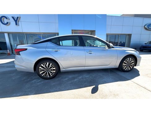 Used 2023 Nissan Altima 2.5 SV image 8