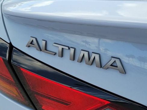 Used 2023 Nissan Altima 2.5 SR w/ SR Premium Package FWD image 7