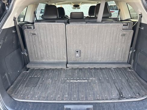 Used 2020 Toyota Highlander Limited image 16