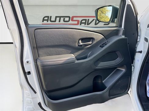 Used 2024 Nissan Frontier S image 17