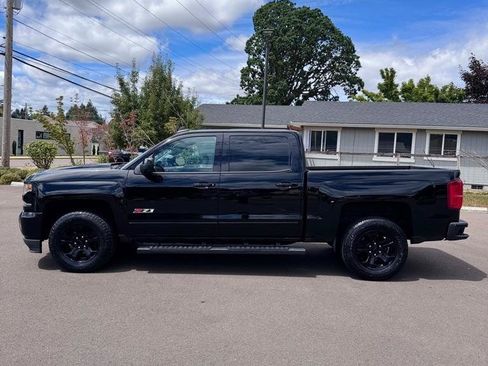 Used 2017 Chevrolet Silverado 1500 LTZ Z71 w/ LTZ Plus Package AWD/4WD image 8