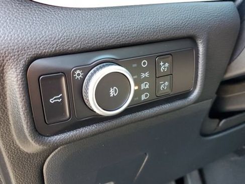 Used 2023 Ford Explorer XLT w/ Equipment Group 202A AWD/4WD image 7