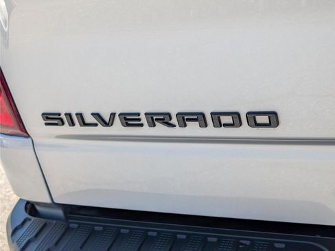 Used 2021 Chevrolet Silverado 1500 LTZ w/ LTZ Convenience Package II AWD/4WD image 9
