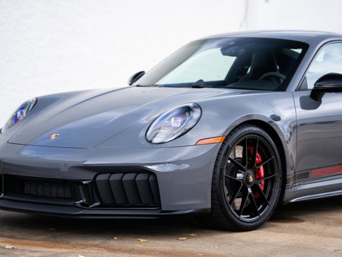 Used 2025 Porsche 911 Carrera 4 GTS image 29