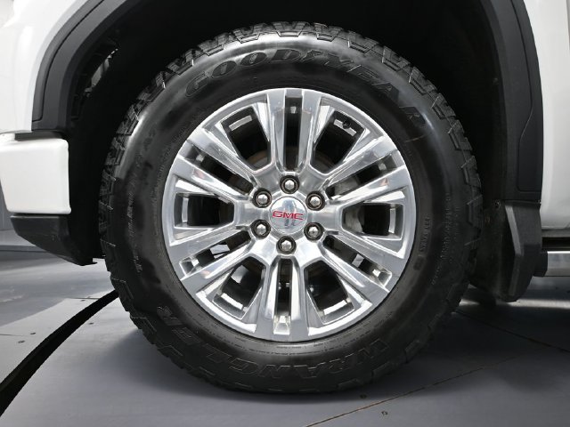 Used 2023 GMC Sierra 1500 Denali w/ Technology Package AWD/4WD image 13