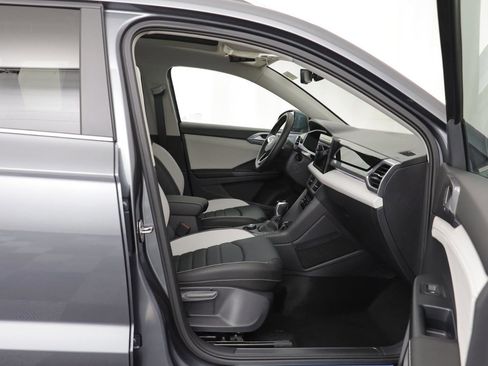 New 2026 Volkswagen Taos SEL image 18