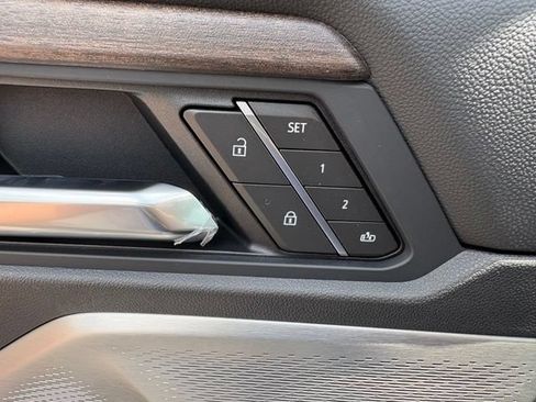 New 2026 GMC Acadia Denali Ultimate AWD/4WD image 10