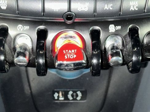 Used 2015 MINI Cooper 2-Door Hardtop image 33