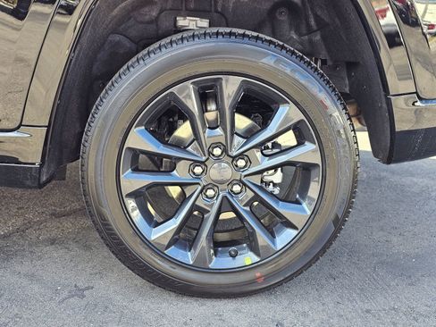 New 2026 Jeep Grand Cherokee Limited AWD/4WD image 9