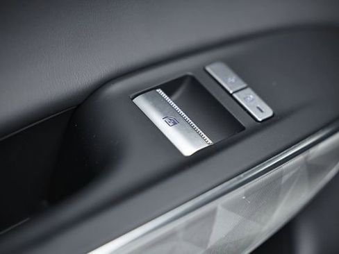 Used 2025 Genesis GV70 3.5T Sport w/ Sport Advanced Package image 27