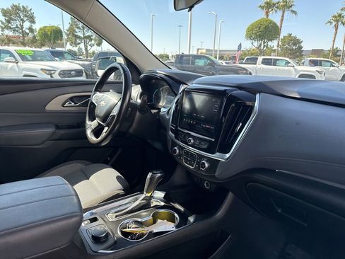 Used 2020 Chevrolet Traverse LT AWD/4WD image 23