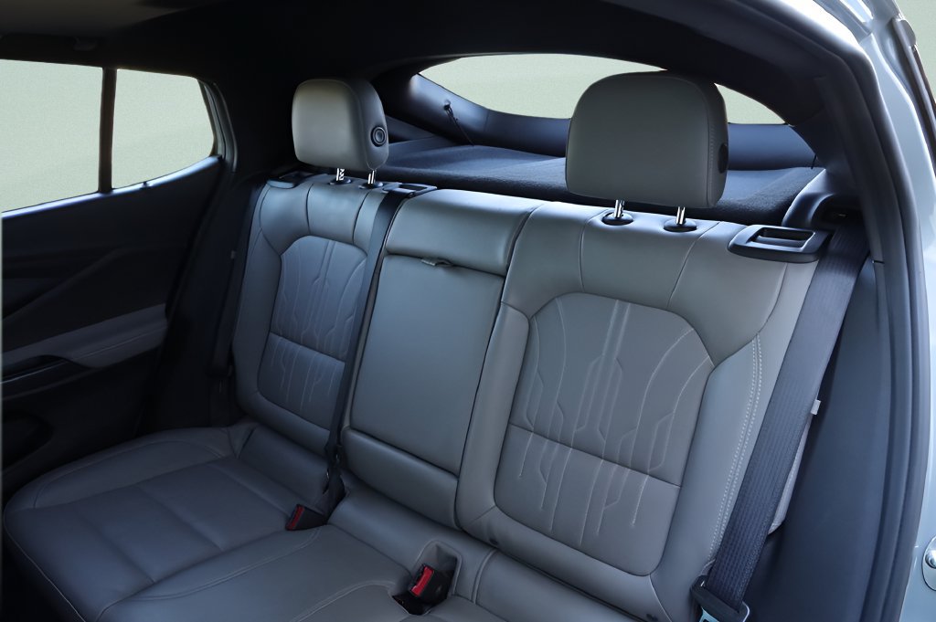 Used 2024 Buick Envista Avenir FWD image 21