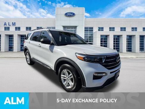 Used 2023 Ford Explorer XLT w/ Equipment Group 202A RWD image 3