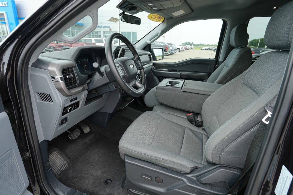 Used 2025 Ford F150 XLT w/ Equipment Group 301A Standard AWD/4WD image 17