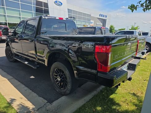 Used 2022 Ford F250 Lariat w/ Black Appearance Package AWD/4WD image 7