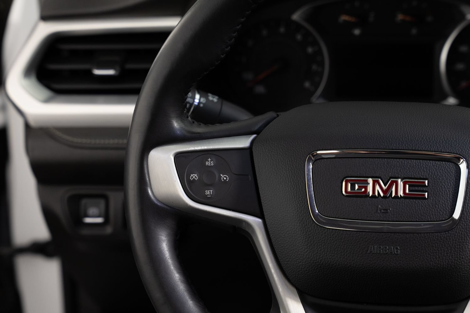 Used 2018 GMC Acadia SLT FWD image 34