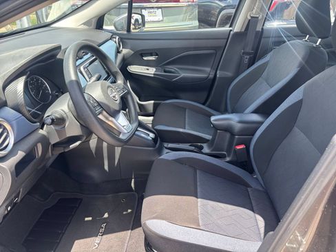 Used 2025 Nissan Versa SV FWD image 23