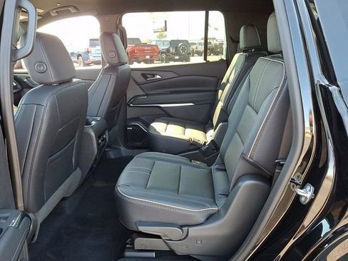 New 2026 Chevrolet Traverse High Country image 7