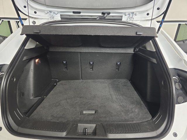 Certified 2025 Chevrolet Trax LT w/ LT Convenience Package FWD image 22