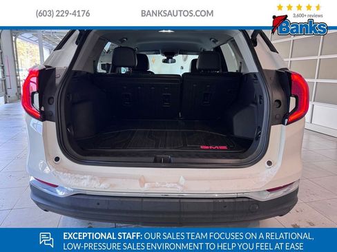 Certified 2022 GMC Terrain SLT w/ Tech Package image 7